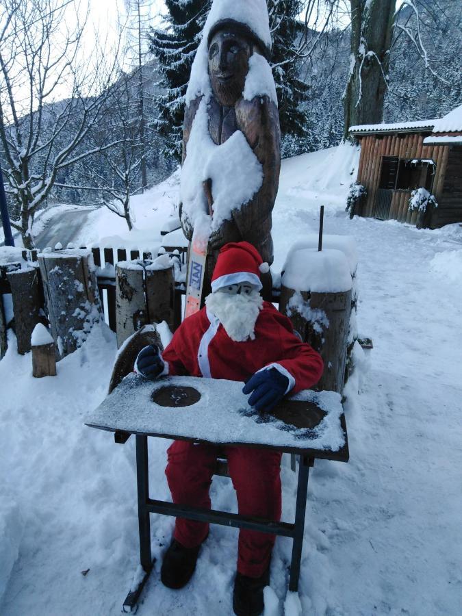 Smucarska Koca Bed and Breakfast Kotlje Eksteriør billede