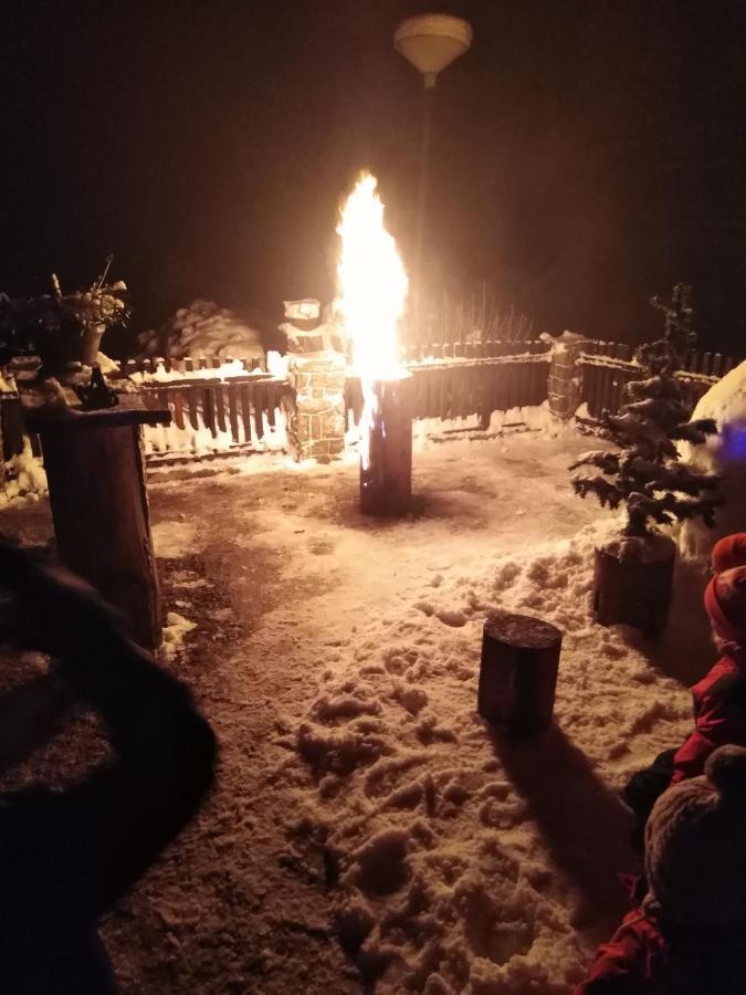 Smucarska Koca Bed and Breakfast Kotlje Eksteriør billede
