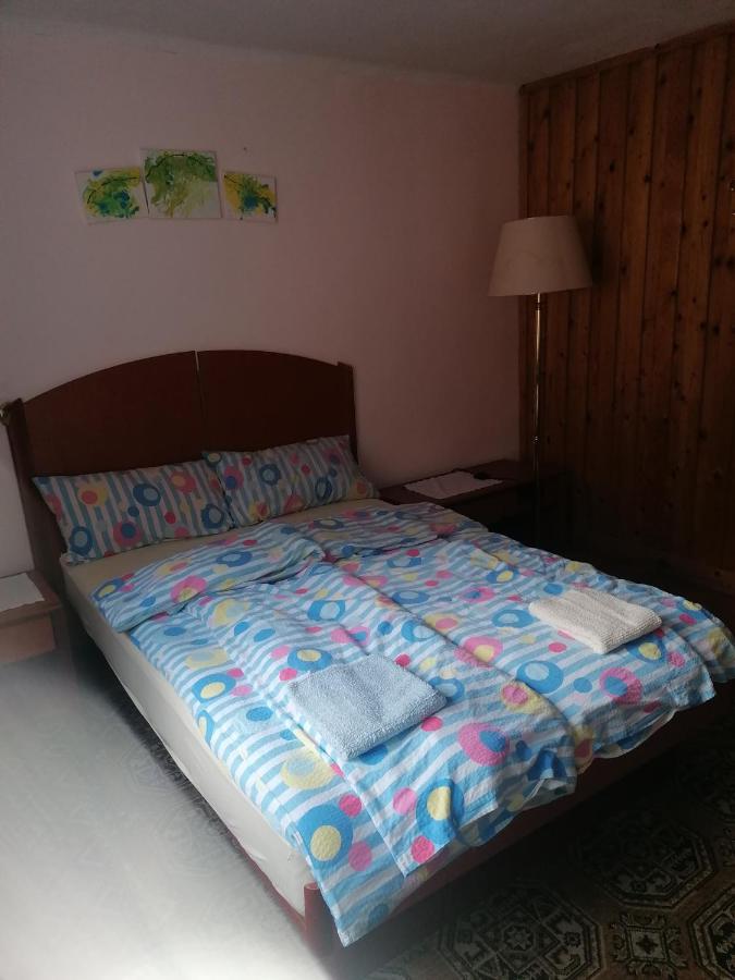 Smucarska Koca Bed and Breakfast Kotlje Eksteriør billede